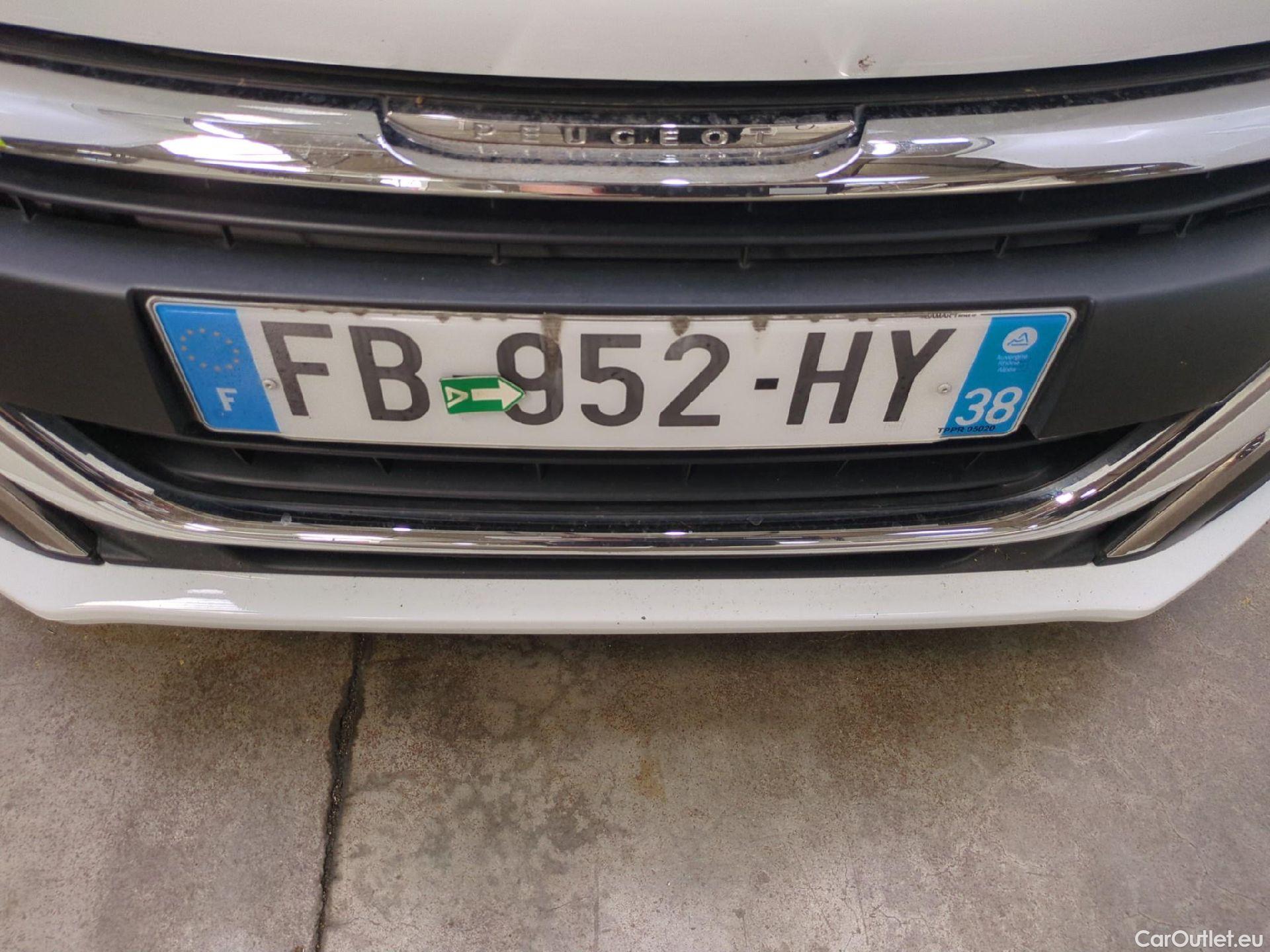  Peugeot  208  Affaire Premium Pack 1.2 80CV BVM5 E6dT #2