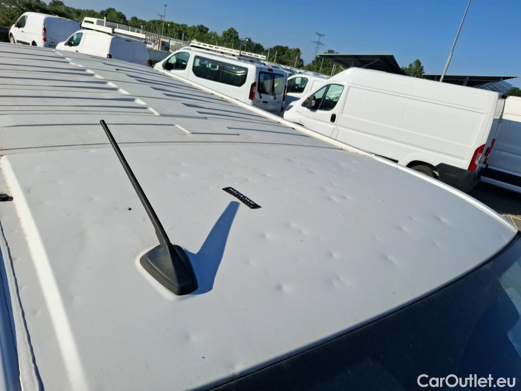  Renault  Trafic  III Fourgon L2H1 3T Grand Confort 2.0 dCi 130CV BVM6 E6d / VH SUR PARC #16