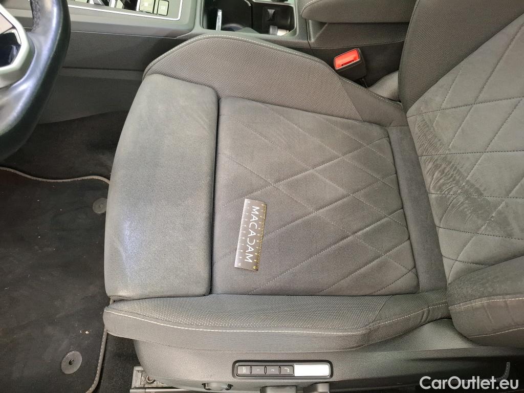  Volkswagen  Golf  VIII Berline Style 1st eTSI 1.5 TSI 130CV BVA7 E6d #28