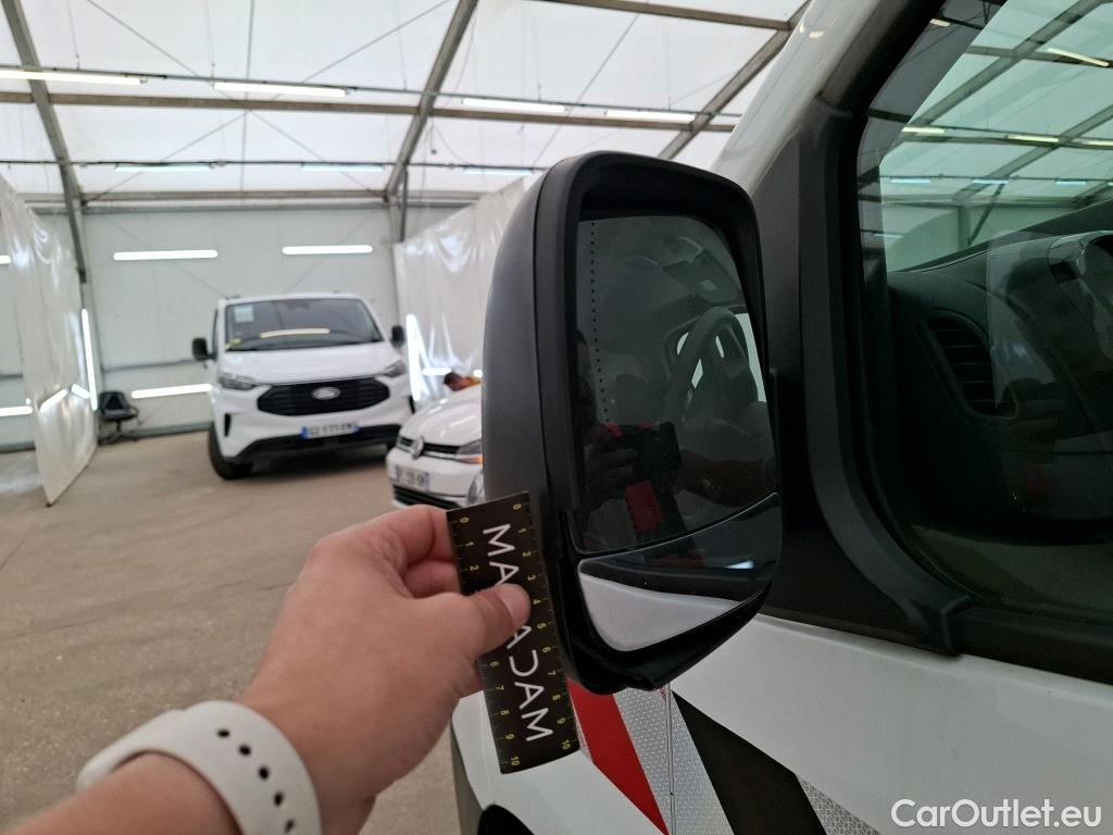  Renault  Trafic  III Fourgon Grand Confort L1H1 1200 1.6 dCi 145CV BVA6 E6dT #1