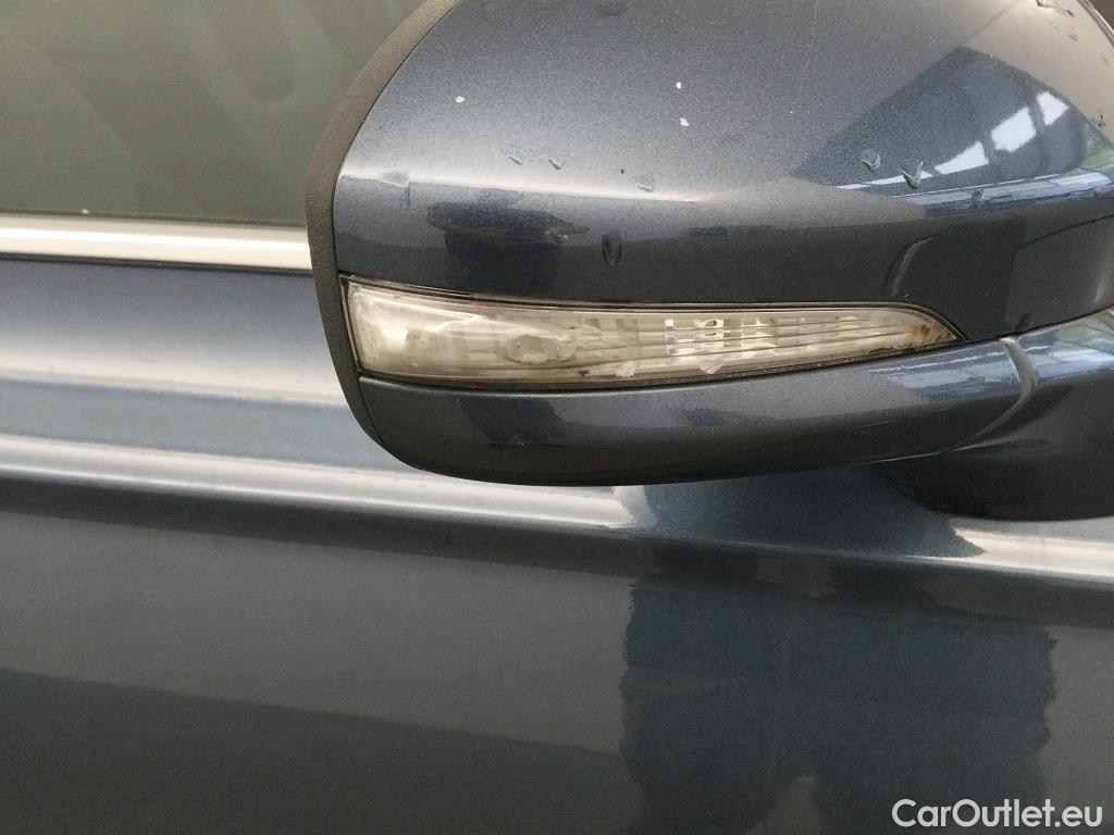  Ford  Mondeo FORD  / 2014 / 5P / berlina con portón 2.0 TDCi 110kW PowerShift Titanium #9