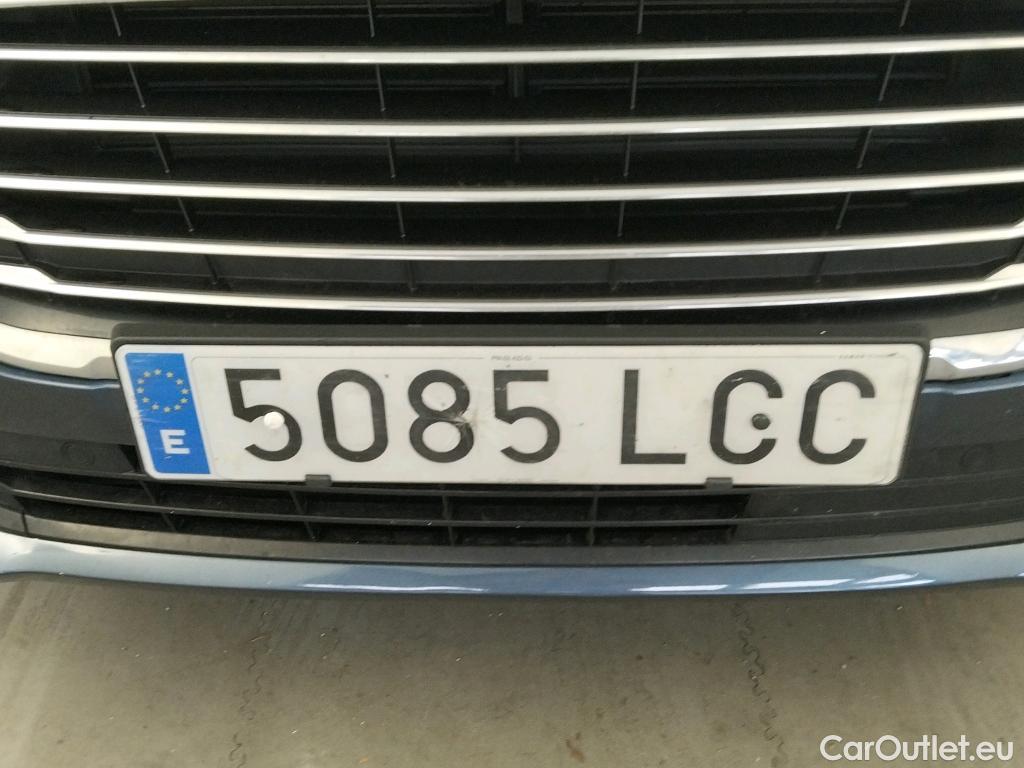  Ford  Mondeo FORD  / 2014 / 5P / berlina con portón 2.0 TDCi 110kW PowerShift Titanium #15
