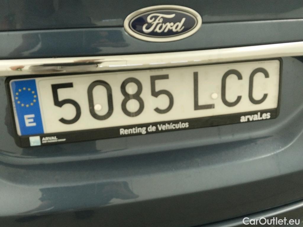  Ford  Mondeo FORD  / 2014 / 5P / berlina con portón 2.0 TDCi 110kW PowerShift Titanium #17