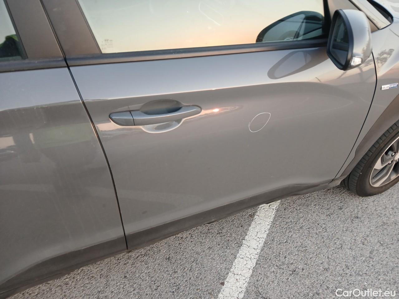  Hyundai  Konna HYUNDAI Kona / 2017 / 5P / todoterreno 1.6 GDI HEV Klass DT #15