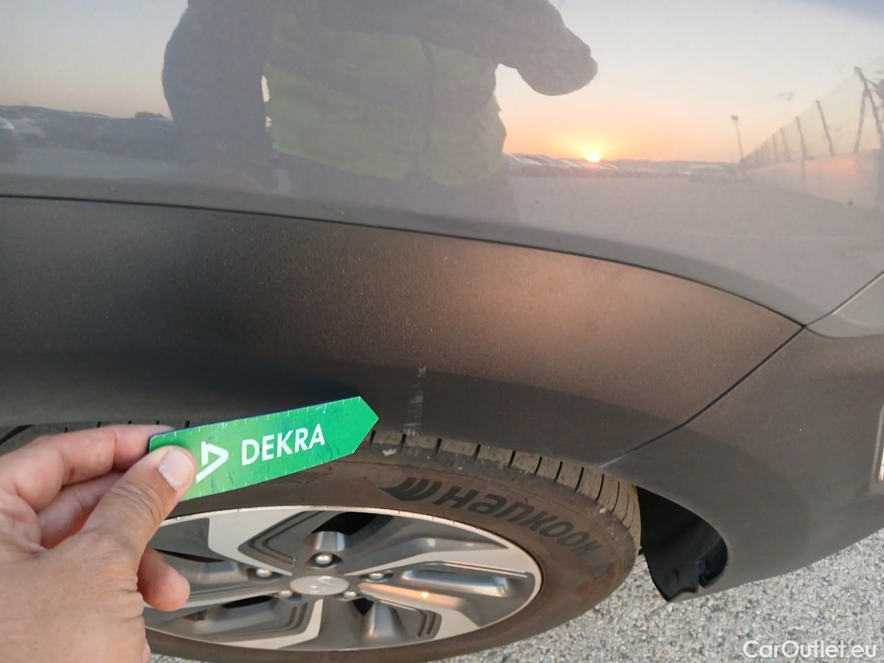  Hyundai  Konna HYUNDAI Kona / 2017 / 5P / todoterreno 1.6 GDI HEV Klass DT #17