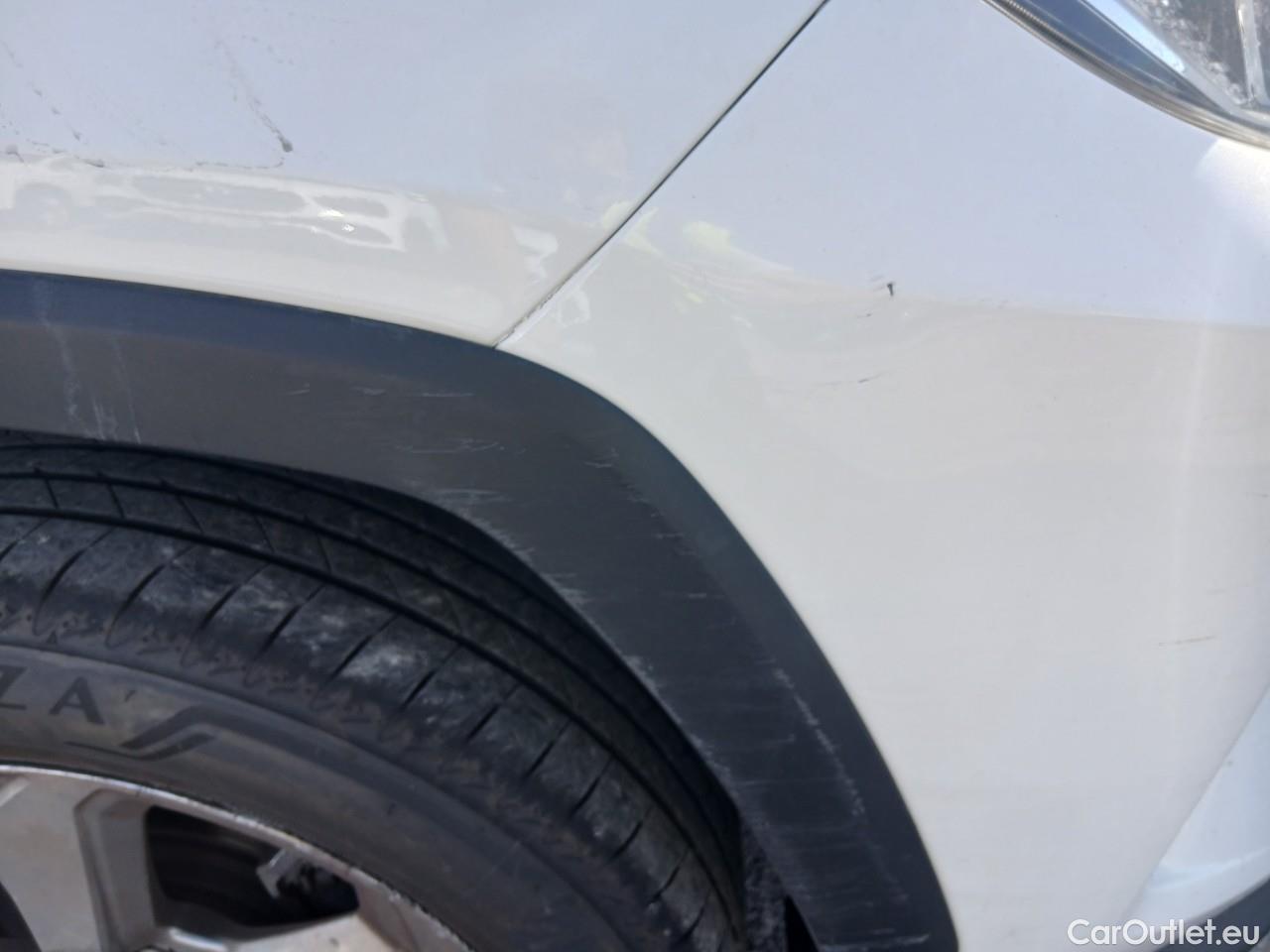  Toyota  RAV4 TOYOTA  / 2018 / 5P / todoterreno 2.5l 220H Luxury 4WD #39