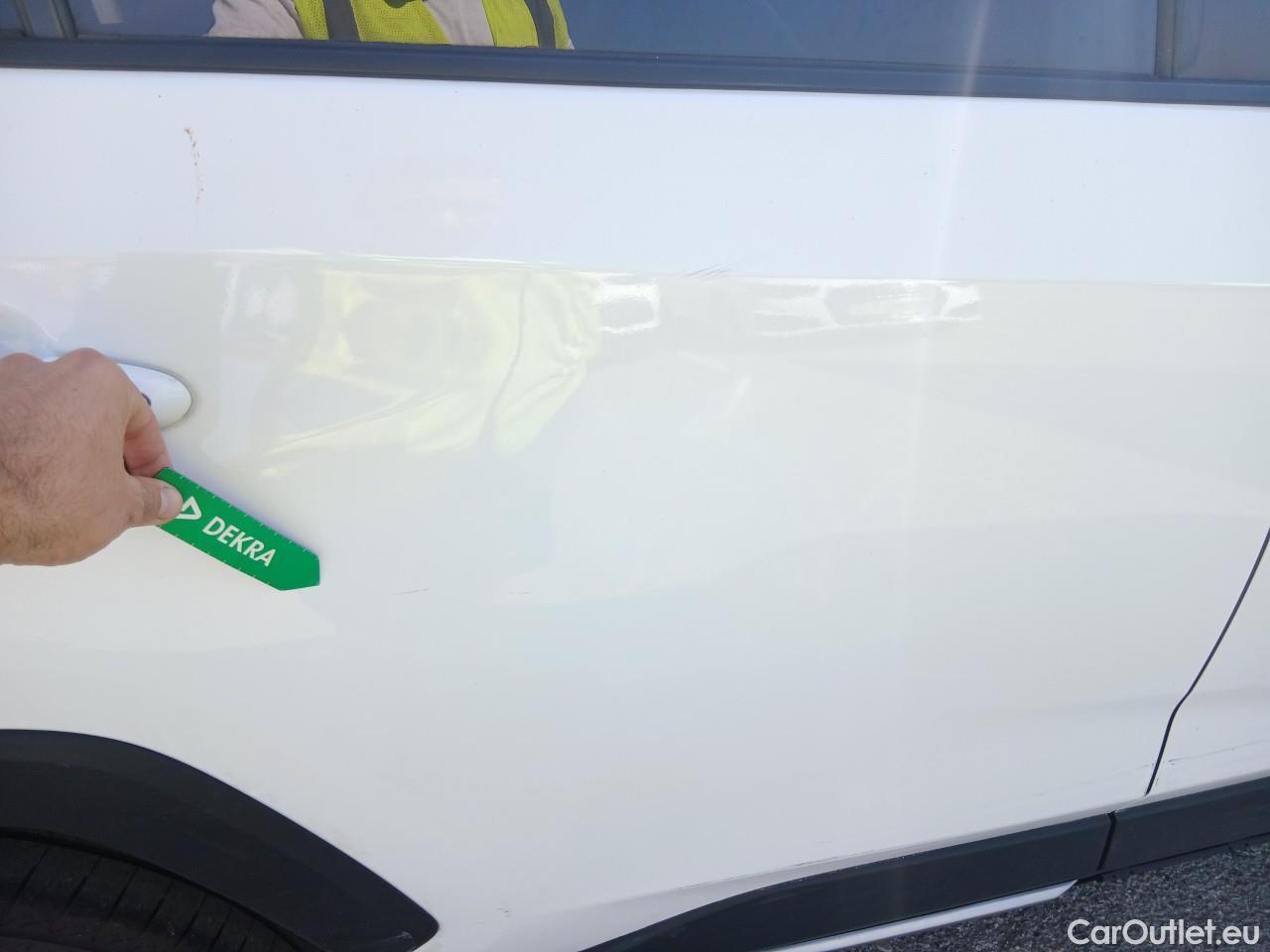  Toyota  RAV4 TOYOTA  / 2018 / 5P / todoterreno 2.5l 220H Luxury 4WD #28
