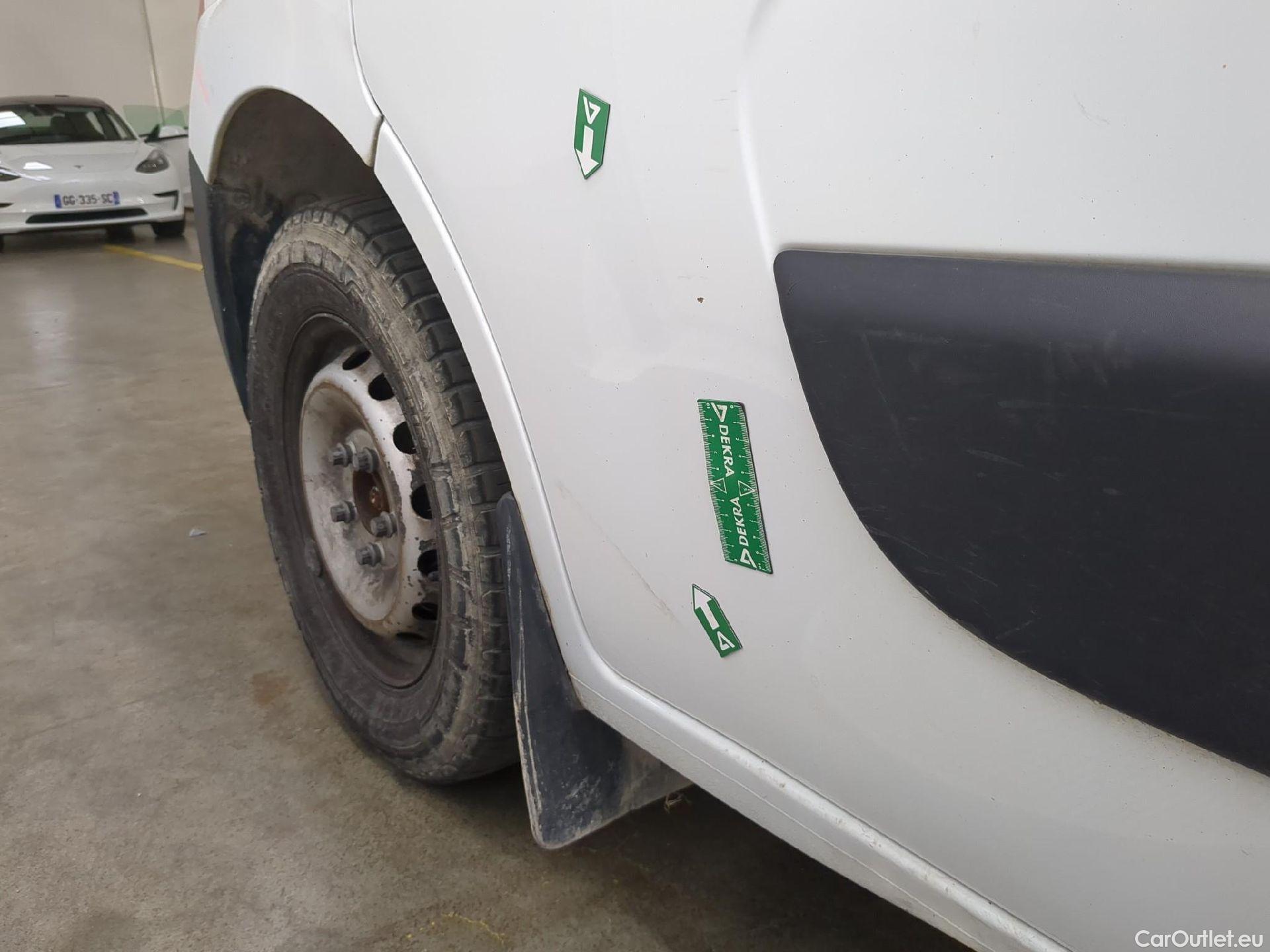  Renault  Master  Fourgon L2H2 3 5 Grand Confort dCi 130CV BVM6 E6 #68