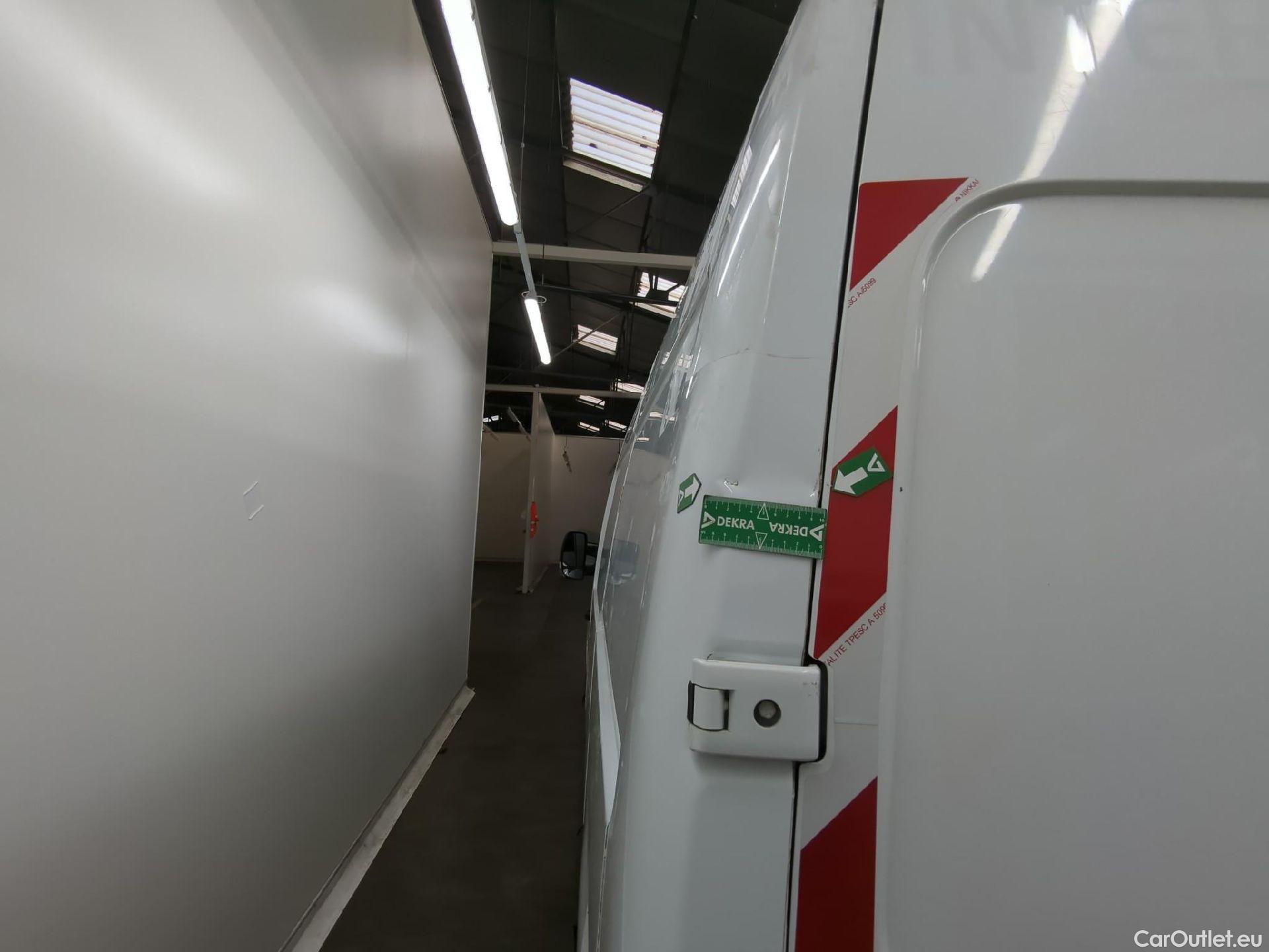  Renault  Master  Fourgon L2H2 3 5 Grand Confort dCi 130CV BVM6 E6 #84