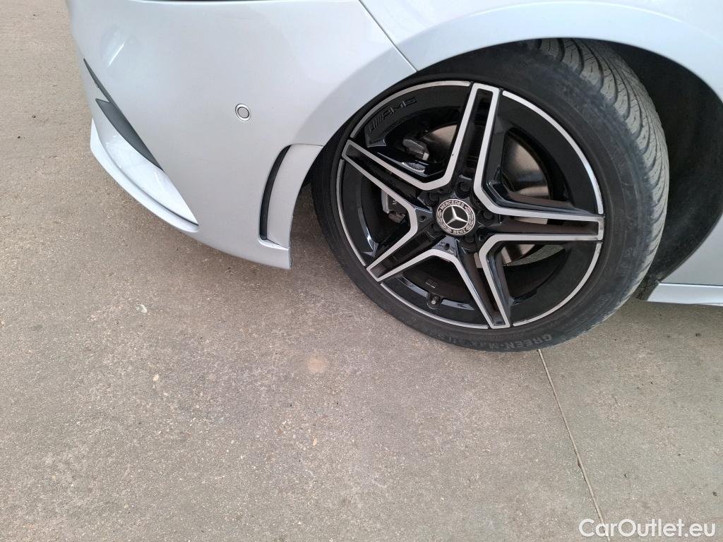  Mercedes  A-Klasse MERCEDES-BENZ Classe A Compact / 2018 / 5P / Berline A 180 AMG Line 7G-DCT #11