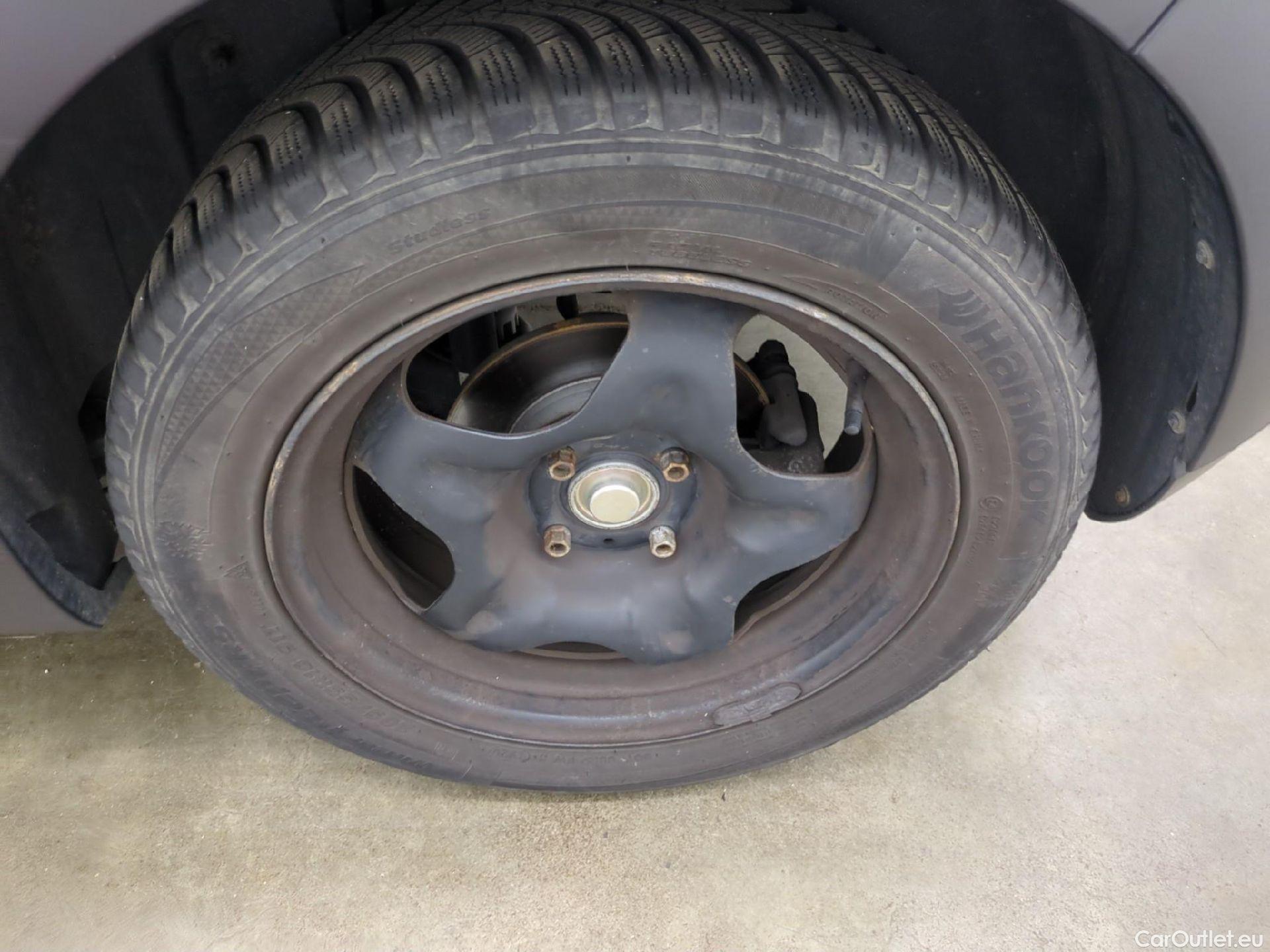 Citroen  C3  Shine 1.2 PureTech 110CV BVM5 E6 #4
