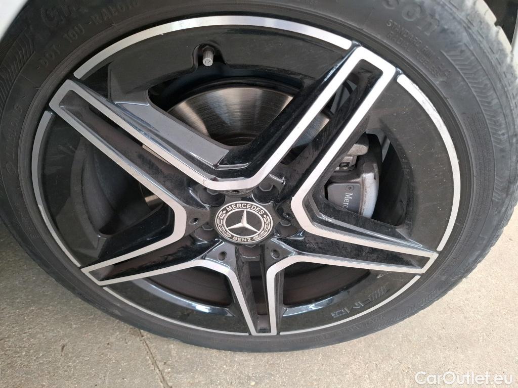  Mercedes  A-Klasse MERCEDES-BENZ Classe A Compact / 2018 / 5P / Berline A 180 AMG Line 7G-DCT #18