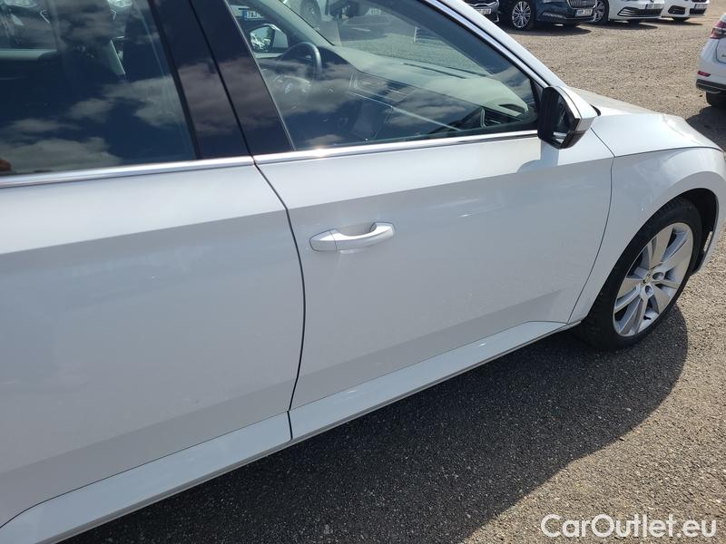  Skoda  Superb  (3V3)(2015) Supe.FL2.0TSI 140 Style AT #16