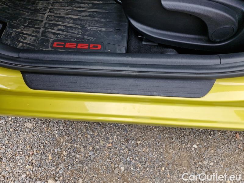  KIA  Cee'd Ceed Sportswagon (2018->) Ceed SW 1.5 T-GDI 118 Spin 5d #4