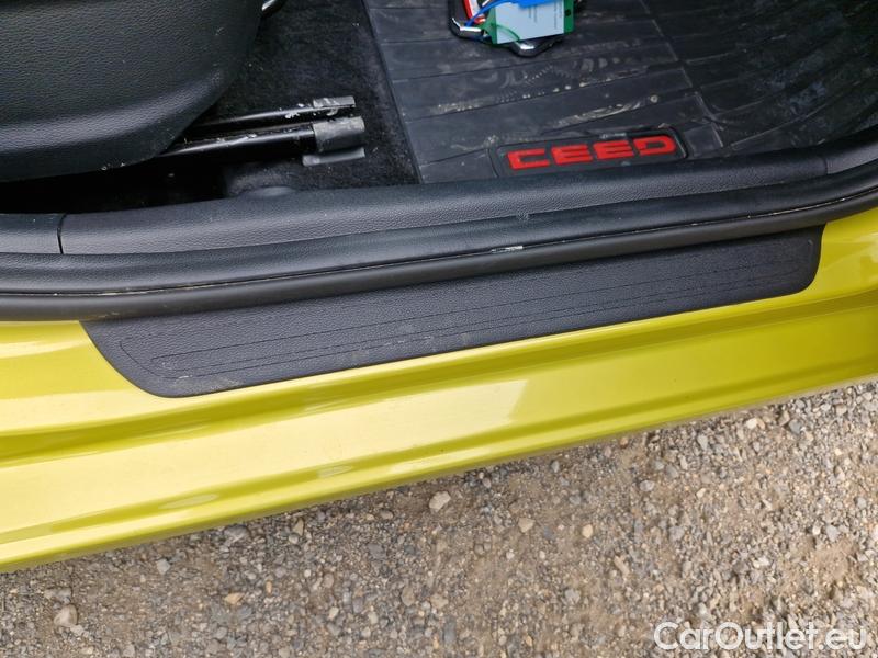  KIA  Cee'd Ceed Sportswagon (2018->) Ceed SW 1.5 T-GDI 118 Spin 5d #13