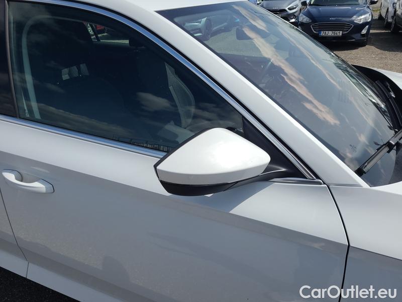 Skoda  Superb  (3V3)(2015) Supe.FL2.0TSI 140 Style AT #19