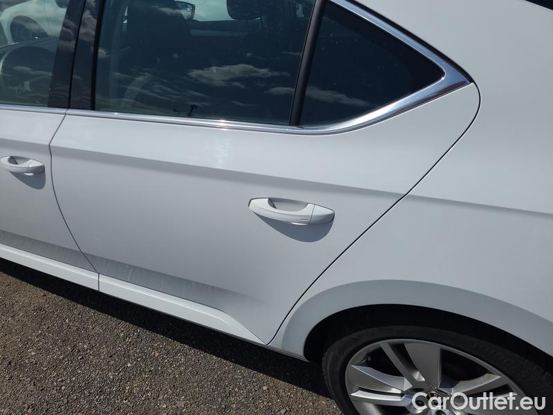  Skoda  Superb  (3V3)(2015) Supe.FL2.0TSI 140 Style AT #4
