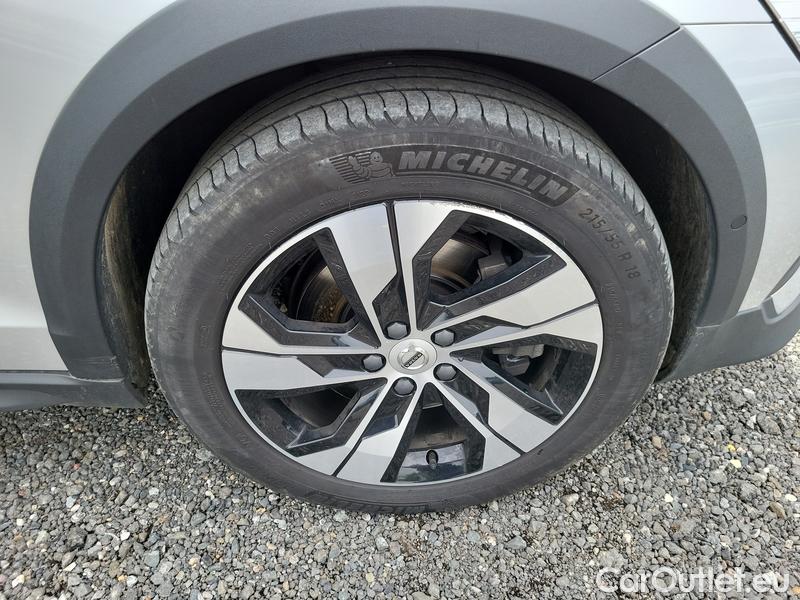  Volvo  V60 V 60 Kombi (2018->)  CC B4 D Pro AWD AT #14
