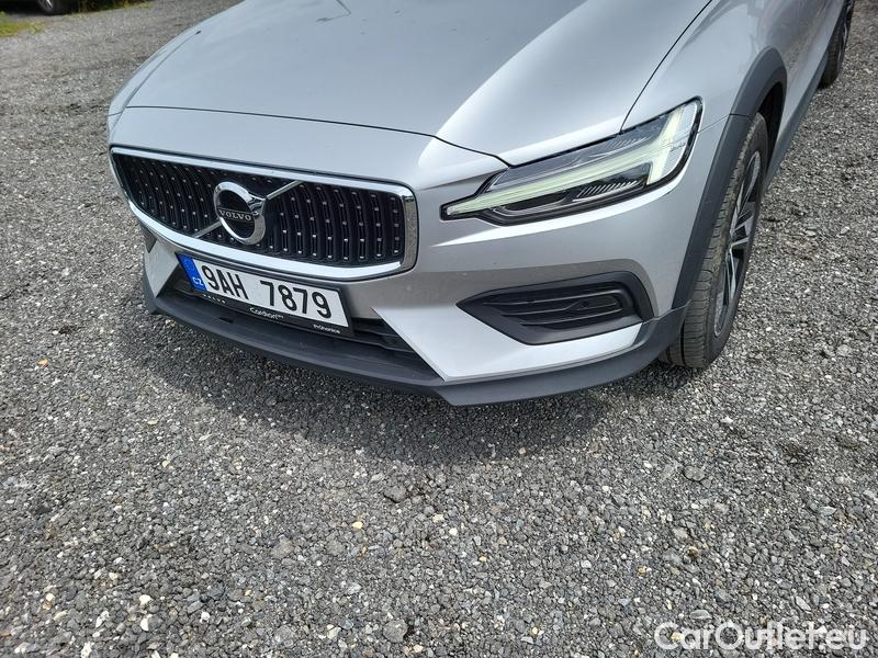  Volvo  V60 V 60 Kombi (2018->)  CC B4 D Pro AWD AT #1