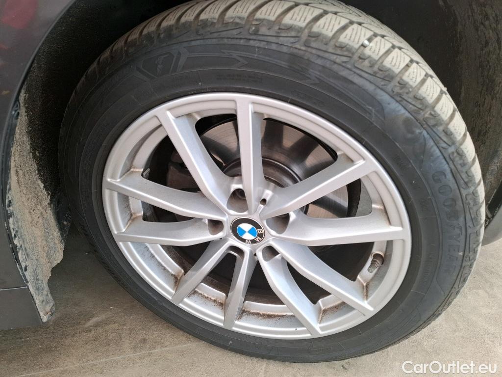  Bmw  Serie 3 BMW Série 3 Touring / 2019 / 5P / Break 320d xDrive 190ch Business Design BVA8 #10