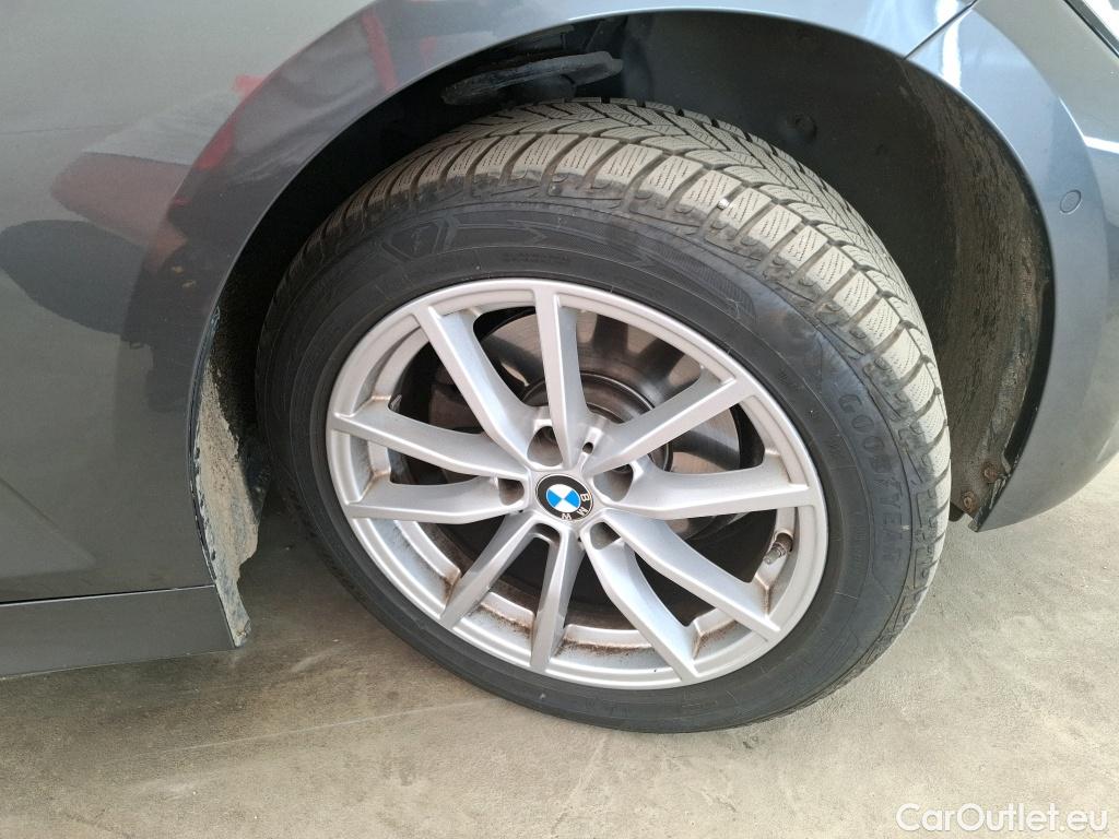  Bmw  Serie 3 BMW Série 3 Touring / 2019 / 5P / Break 320d xDrive 190ch Business Design BVA8 #9