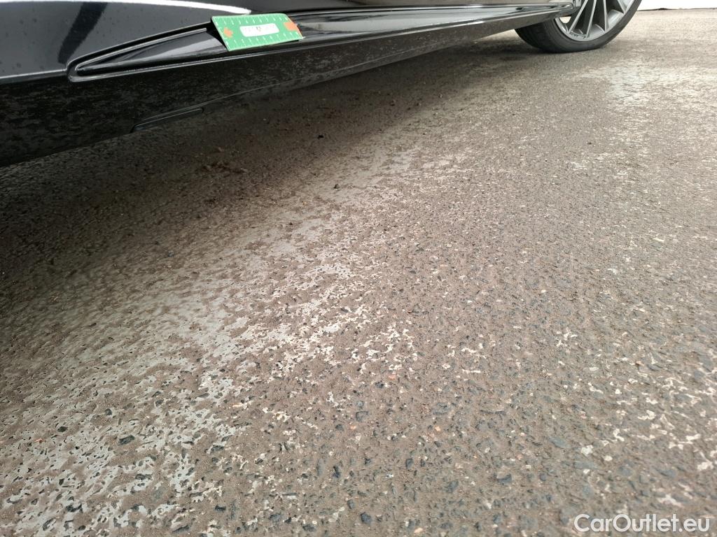  Mercedes  C-Klasse MERCEDES-BENZ Classe C Berline 4p Berline C 180 d Sportline #1