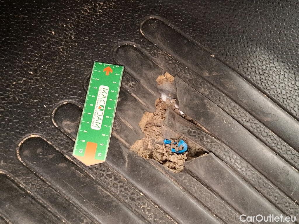  Renault  Master  III Fourgon L2H2 3 5 Grand Confort dCi 130CV BVM6 E6 #15