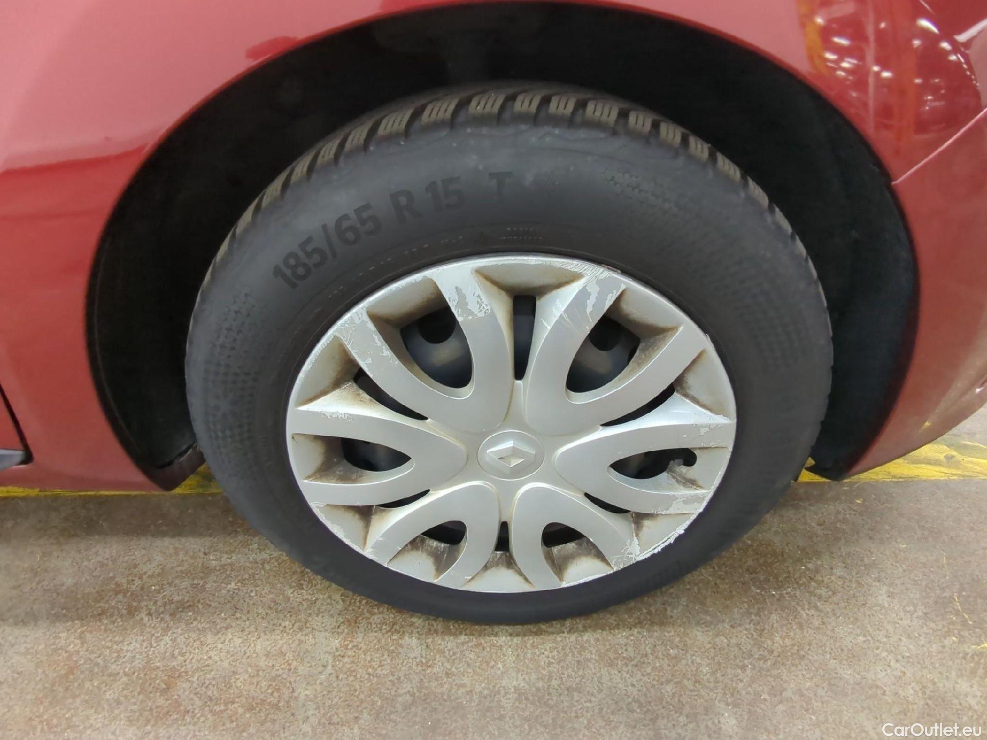  Renault  Clio  IV Air MediaNav 1.5 dCi 90CV BVM5 E6 #12