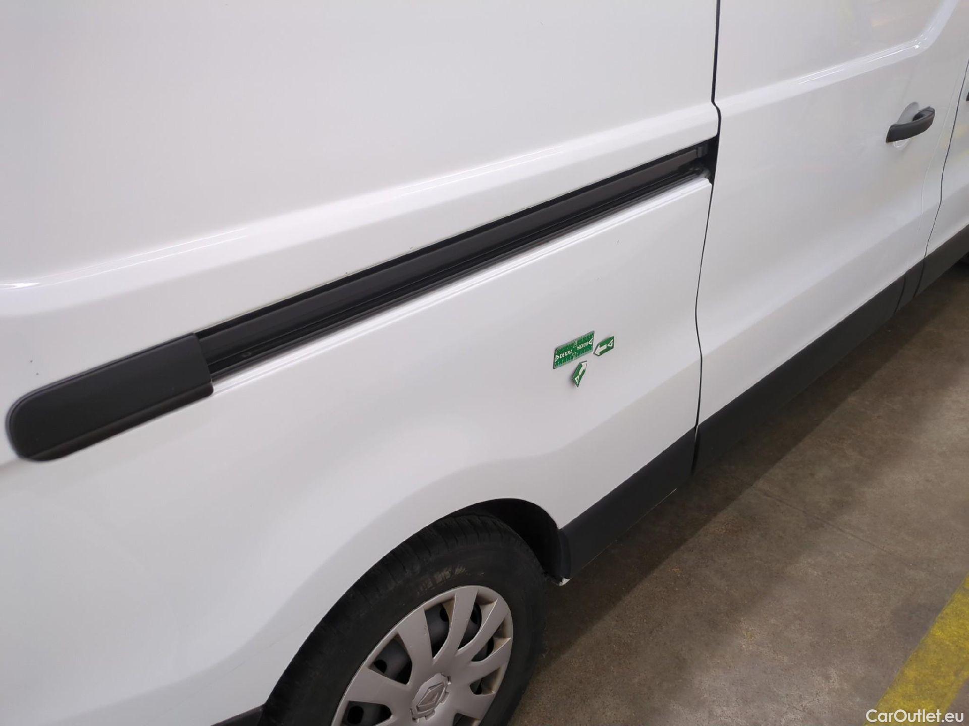  Renault  Trafic RENAULT  / 2019 / 4P / Fourgon tole NV FG GCF L2H2 1200 Energy dCi 145 #4
