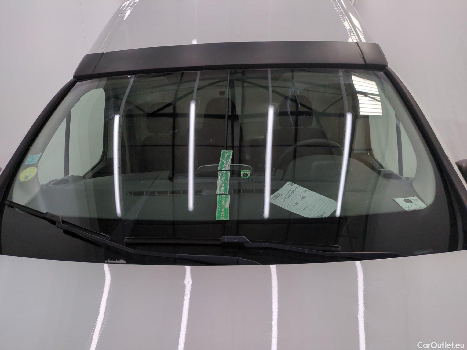  Renault  Trafic RENAULT  / 2019 / 4P / Fourgon tole NV FG GCF L2H2 1200 Energy dCi 145 #36