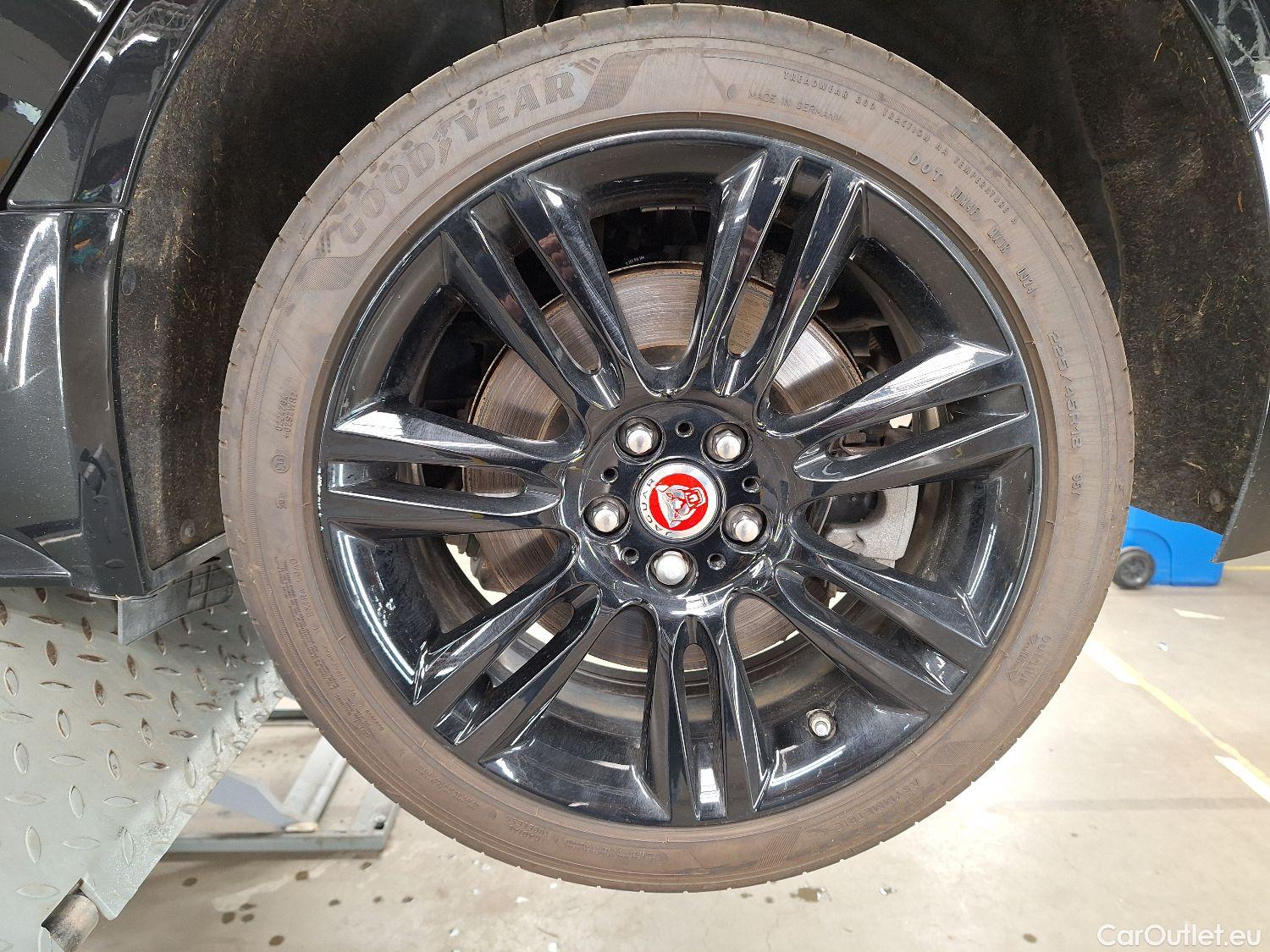  Jaguar  XE Jaguar,  FL'19, Jaguar  D200 Aut. R-Dynamic S 4d #4