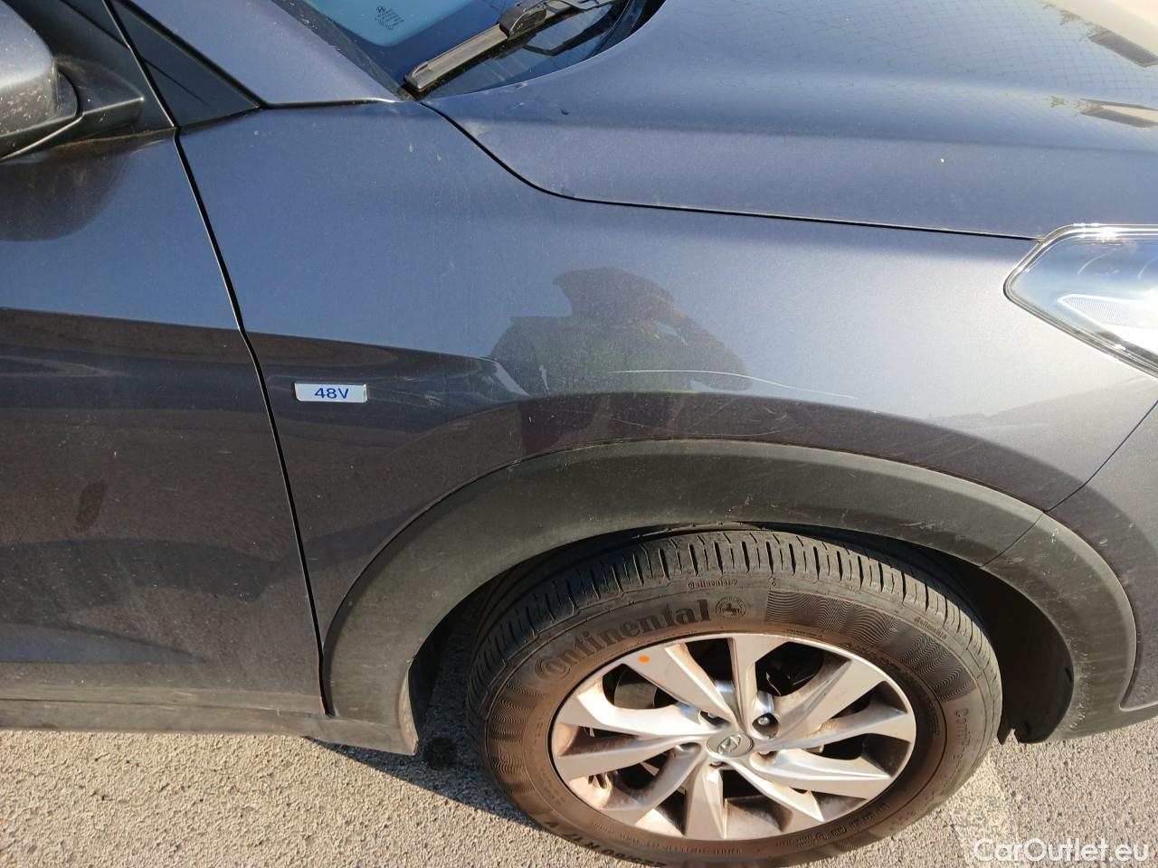  Hyundai  Tucson HYUNDAI  / 2018 / 5P / todoterreno 1.6 CRDI 85kW (116CV) 48V SLE 4X2(SP)(SL) #17
