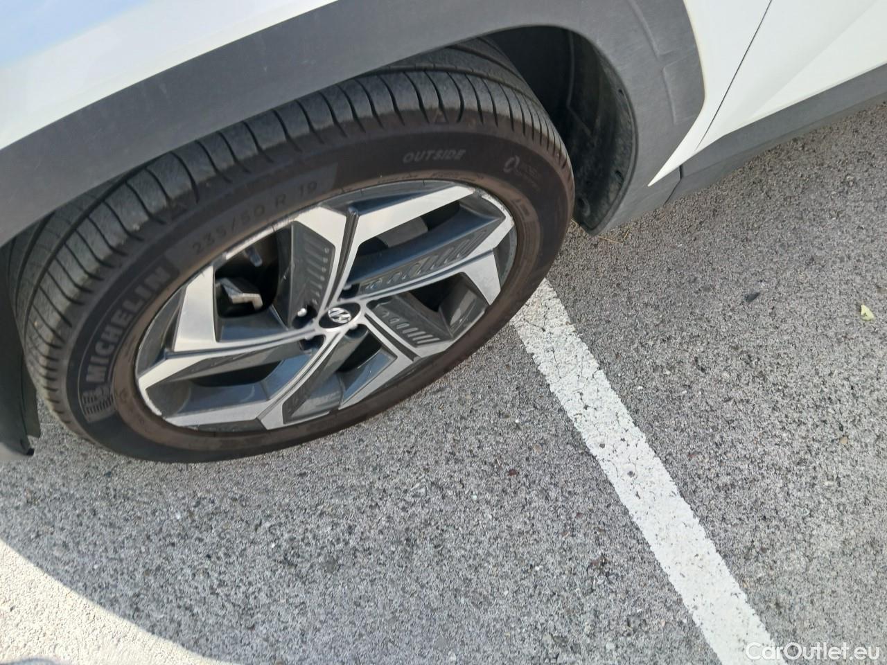  Hyundai  Tucson HYUNDAI  / 2020 / 5P / todoterreno 1.6 TGDI 169kW HEV Tecno Sky Auto #6