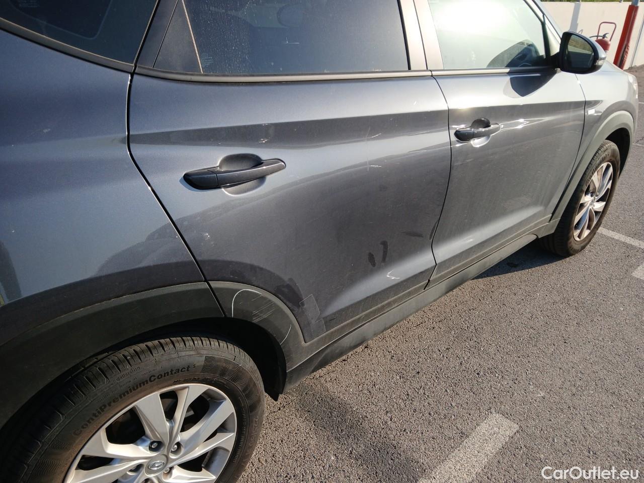  Hyundai  Tucson HYUNDAI  / 2018 / 5P / todoterreno 1.6 CRDI 85kW (116CV) 48V SLE 4X2(SP)(SL) #15