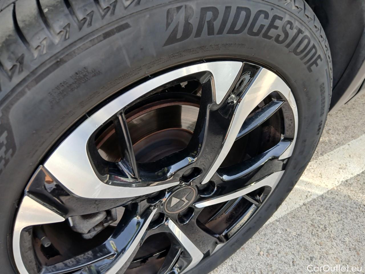  DS  DS7 DS DS 7 Crossback / 2017 / 5P / todoterreno BlueHDi DE 96kW (130CV) Auto. CHIC (AC) #41
