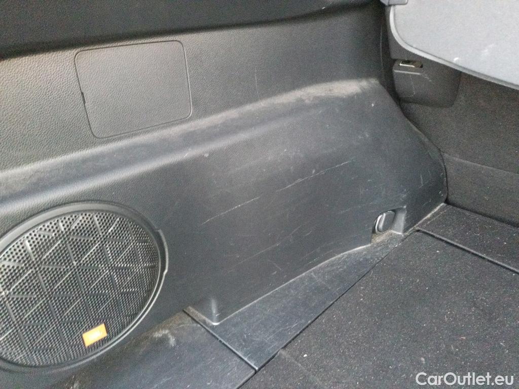  Toyota  RAV4 TOYOTA  / 2018 / 5P / todoterreno 2.5l 220H Luxury #30