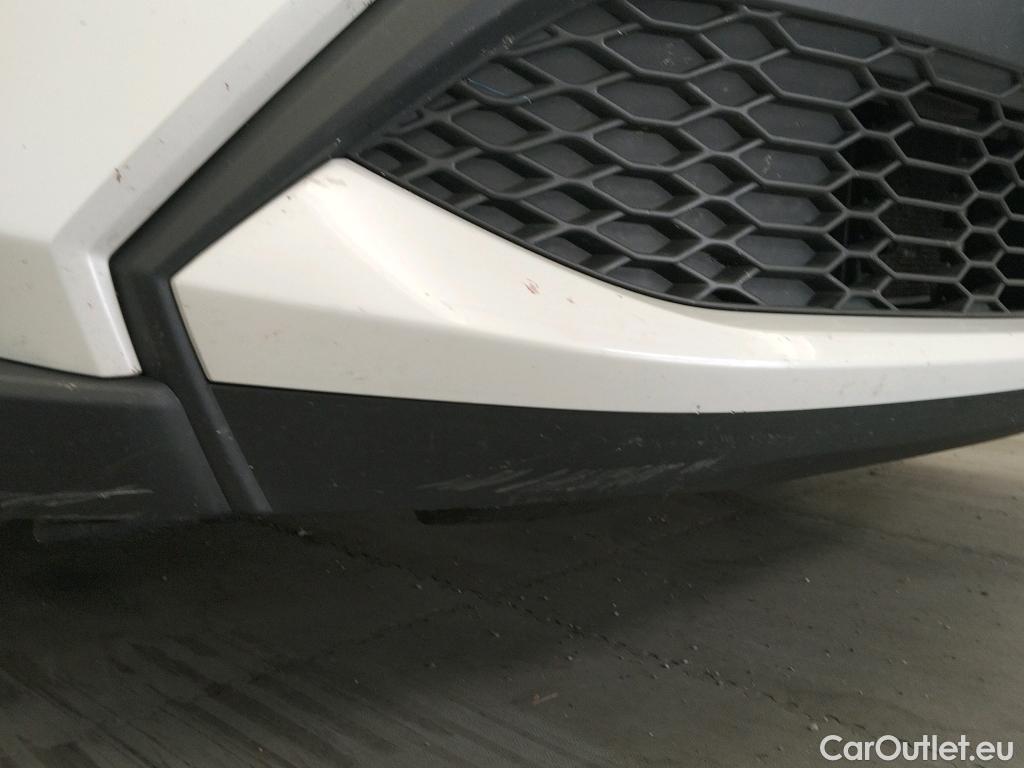  Toyota  C-HR TOYOTA  / 2016 / 5P / todoterreno 1.8 125H Advance #3