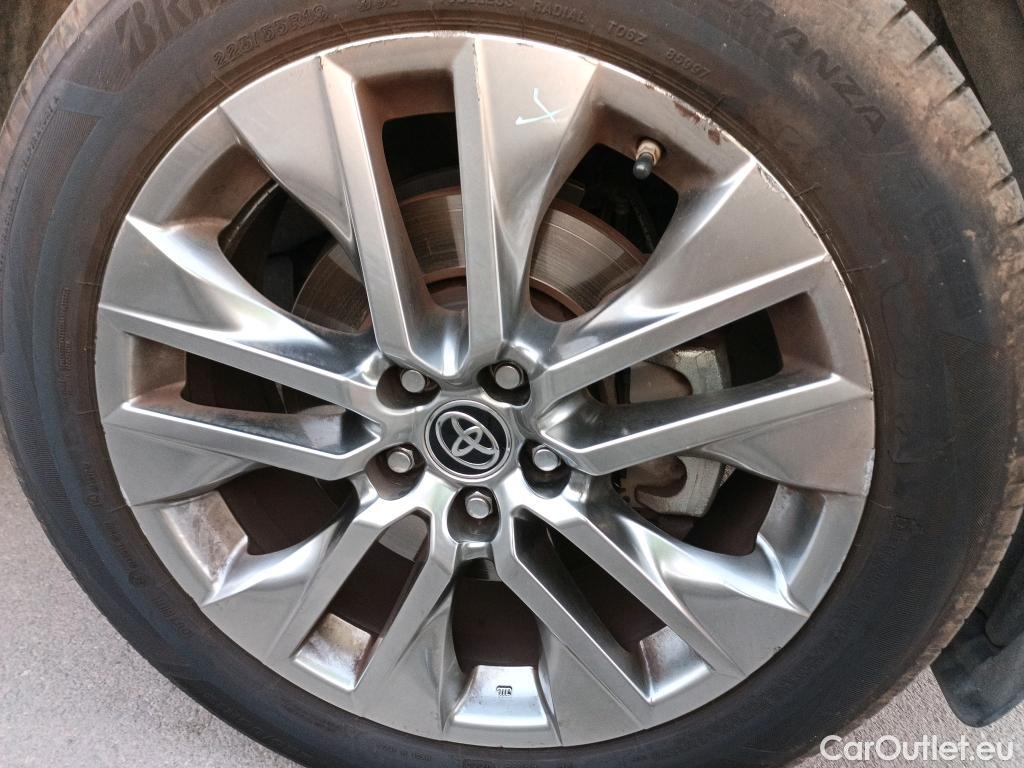  Toyota  RAV4 TOYOTA  / 2018 / 5P / todoterreno 2.5l 220H Luxury #25