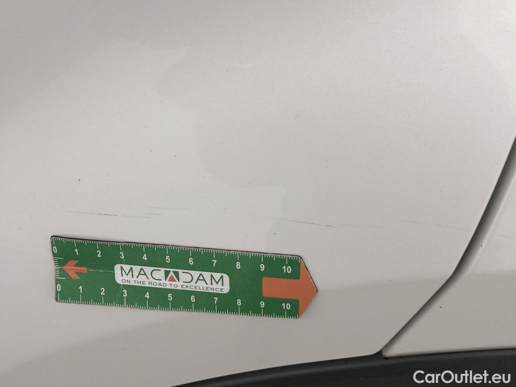 Toyota  C-HR TOYOTA  / 2016 / 5P / todoterreno 1.8 125H Advance #10