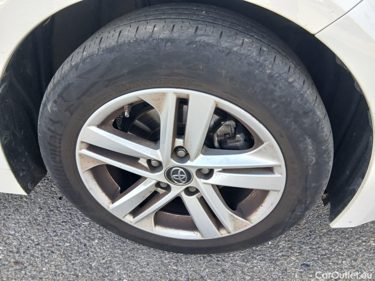  Toyota  Corolla TOYOTA  1.8 125H ACTIVE TECH E-CVT #32