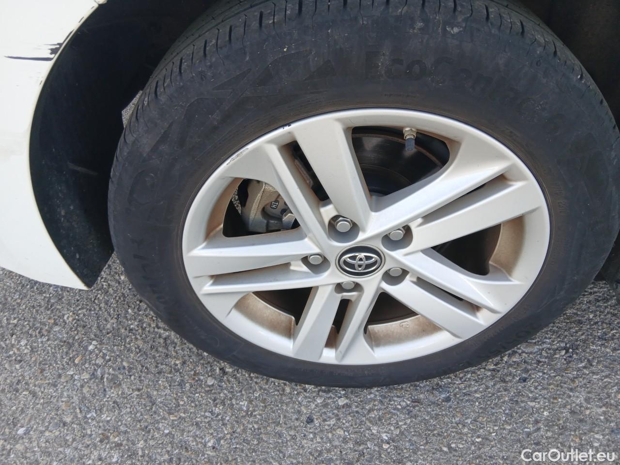  Toyota  Corolla TOYOTA  1.8 125H ACTIVE TECH E-CVT #19
