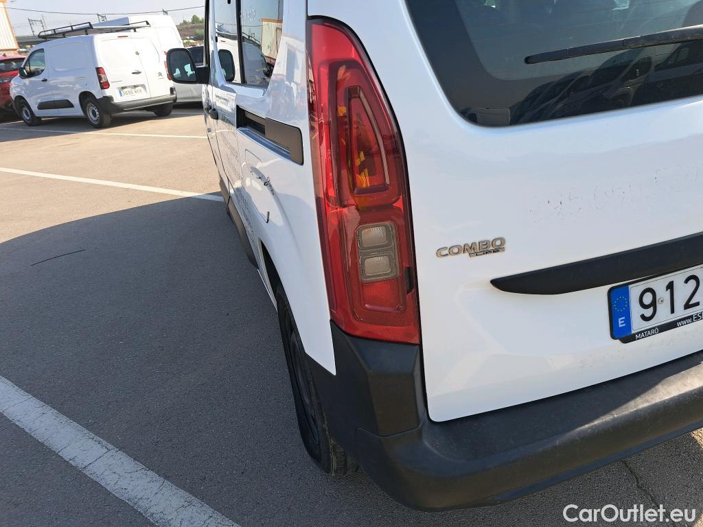  Opel  Combo OPEL  Life / 2018 / 5P / monovolumen compacto 1.5 TD 75kW (100CV) S/S Edition L #15