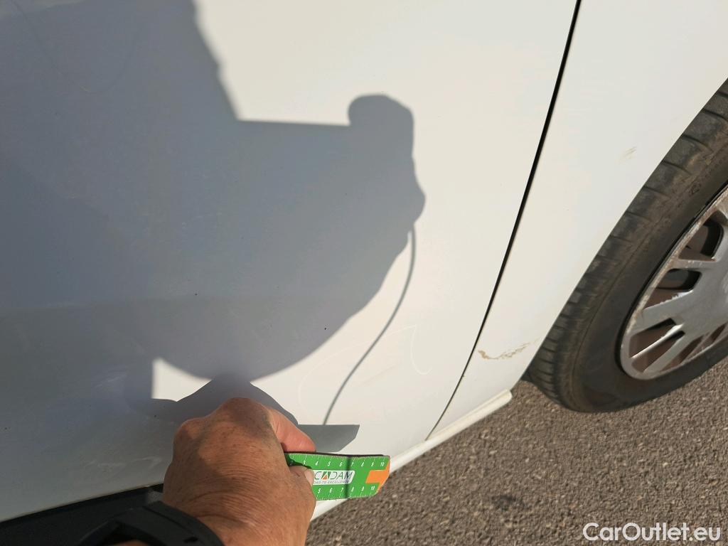  Opel  Combo OPEL  Life / 2018 / 5P / monovolumen compacto 1.5 TD 75kW (100CV) S/S Edition L #24