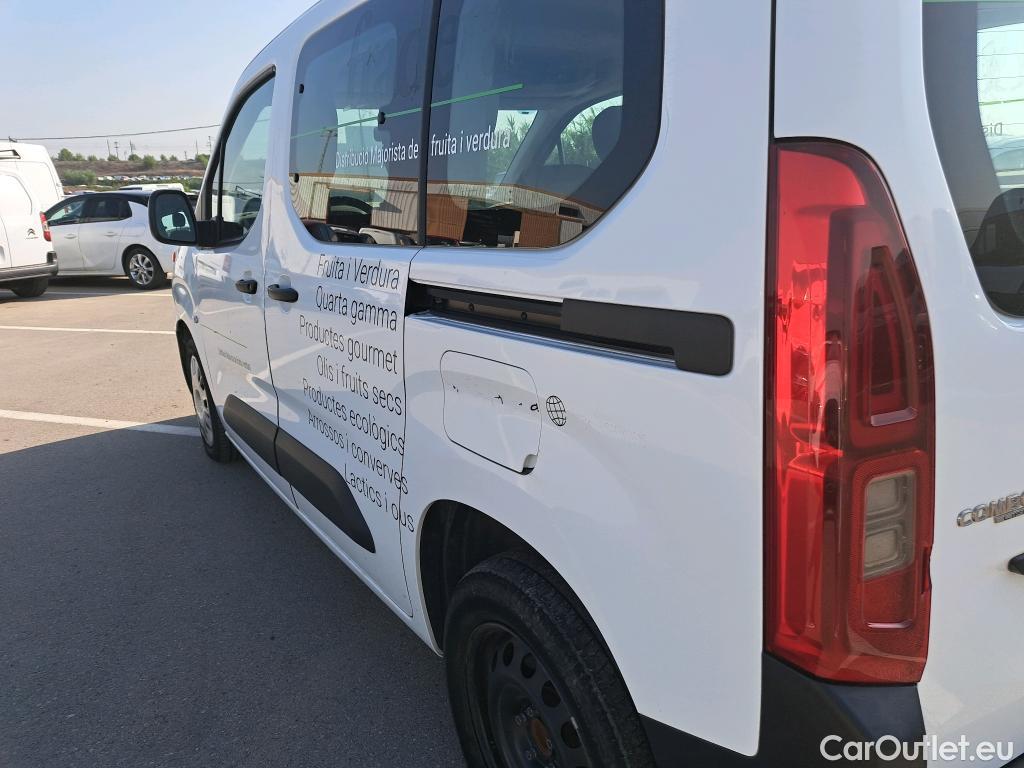  Opel  Combo OPEL  Life / 2018 / 5P / monovolumen compacto 1.5 TD 75kW (100CV) S/S Edition L #35