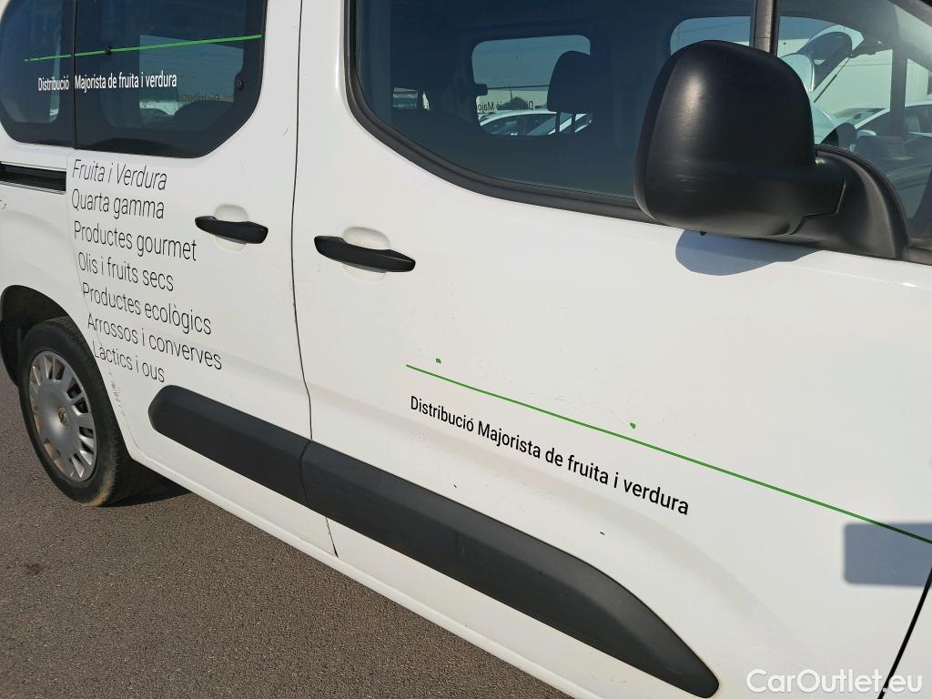  Opel  Combo OPEL  Life / 2018 / 5P / monovolumen compacto 1.5 TD 75kW (100CV) S/S Edition L #33