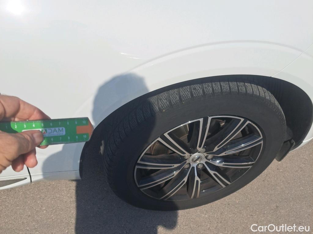  Volvo  XC60  Inscription AWD 2.0 D5 235CV AT8 E6 #3