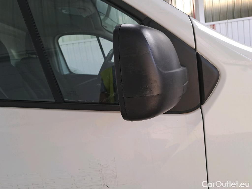  Renault  Trafic  III Furgón L1H1 2 7t 1.6 dCi 120CV MT6 E6 #72