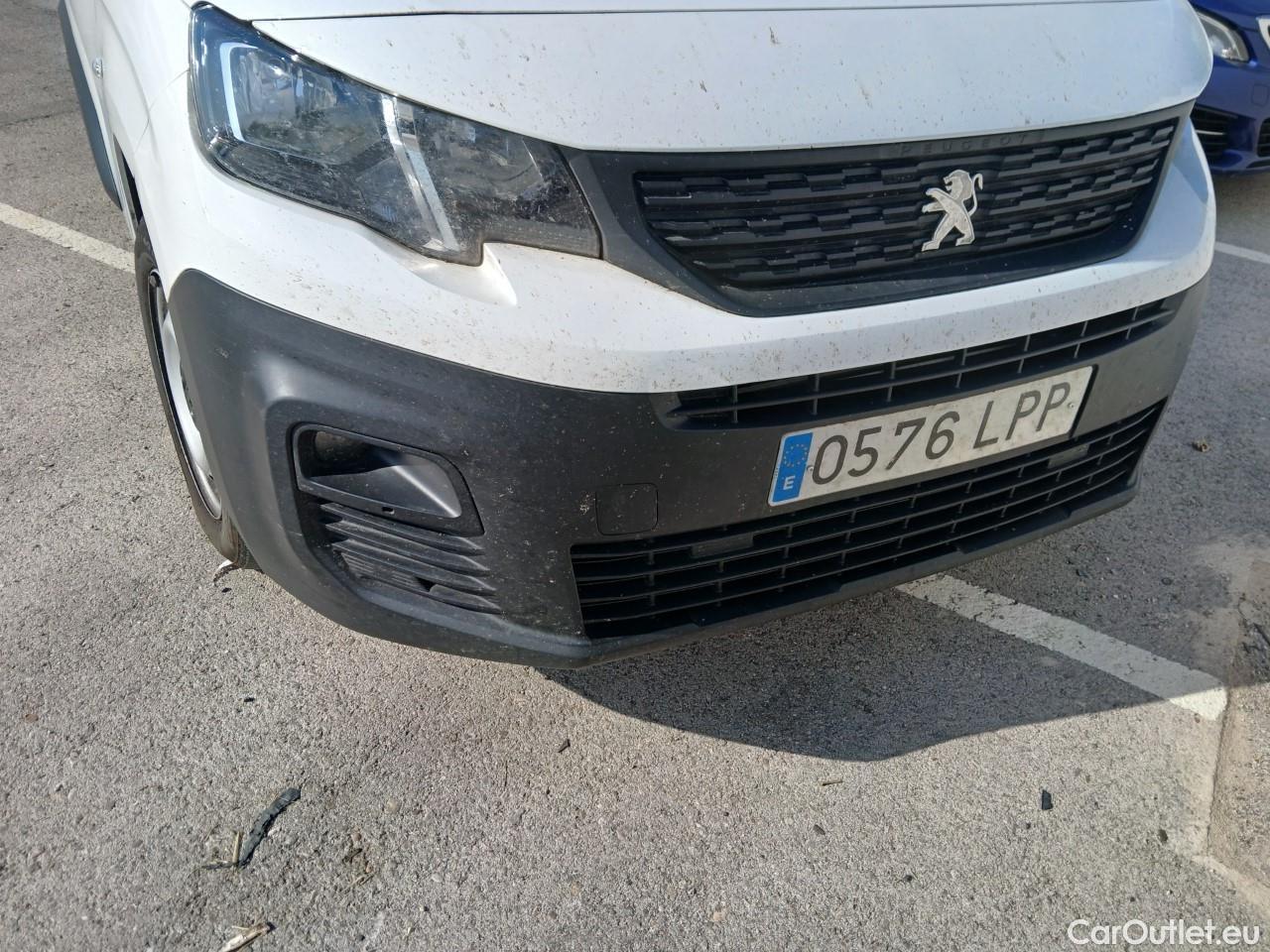  Peugeot  Partner PEUGEOT  / 2018 / 4P / furgón derivado de turismo Premium Long 1000kg BlueHDi 73kW #1