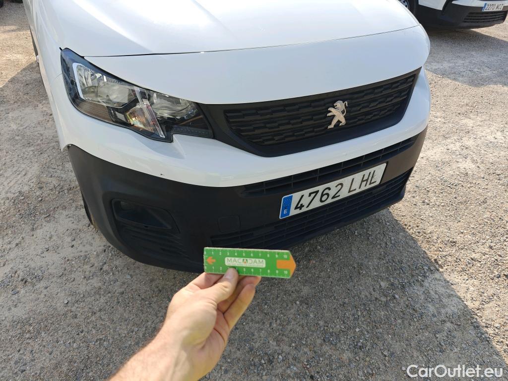  Peugeot  Partner PEUGEOT  / 2018 / 3P / furgón derivado de turismo Pro Standard 600kg BlueHDi 73kW (AC) #46