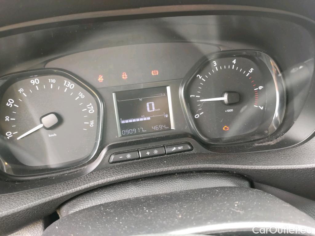  Toyota  Proace TOYOTA  / 2016 / 4P / furgón FU. MEDIO (L1) 2.0D 90kW COMFORT CARGA + #32